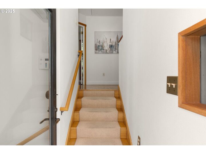 Property Photo:  5625 SE 15th Ave  OR 97202 