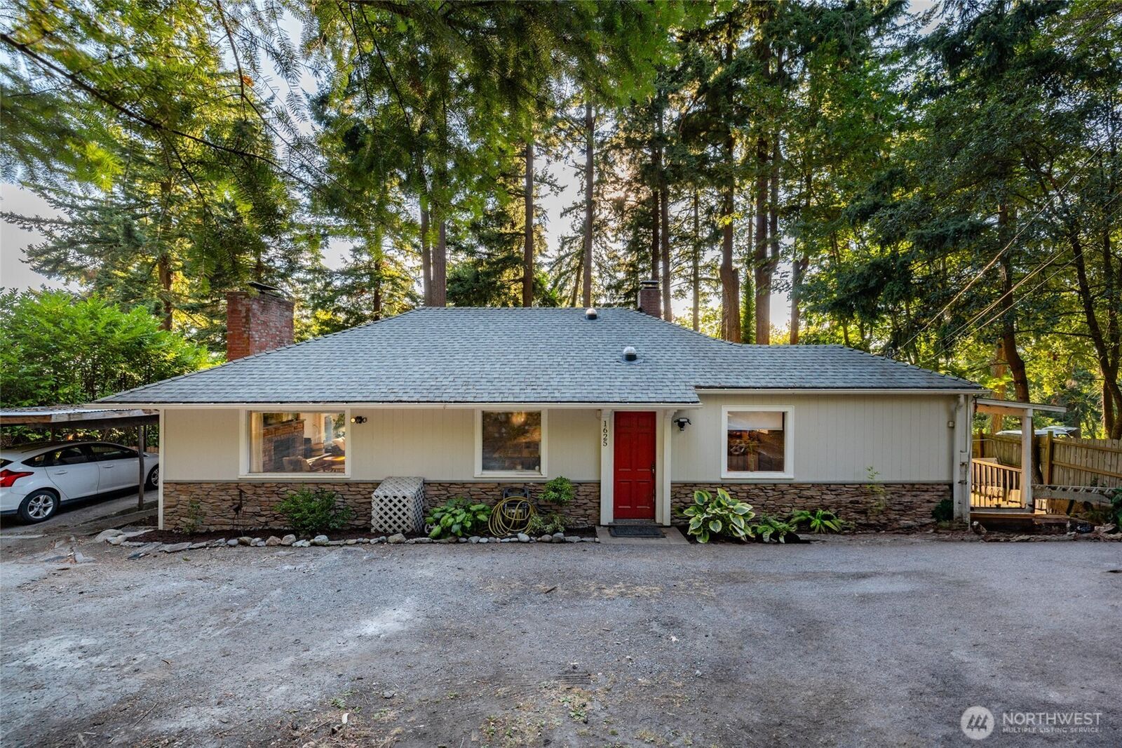Property Photo:  1625 S Tenth Street  WA 98274 