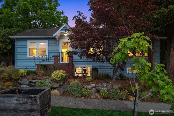 Property Photo:  814 NW 75th Street  WA 98117