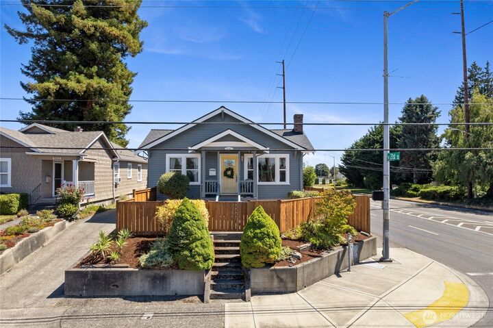 Property Photo:  2101 N Proctor Street  WA 98406 