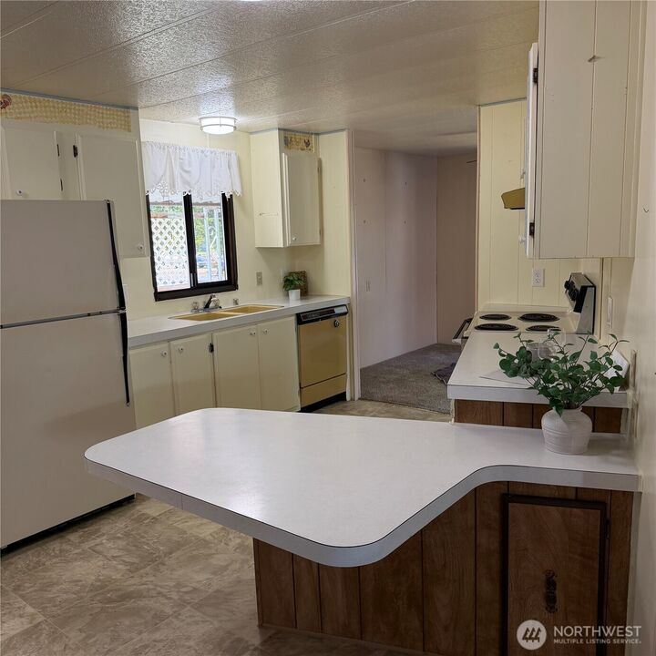 Property Photo: 920 Maple Lane 11 WA 98284