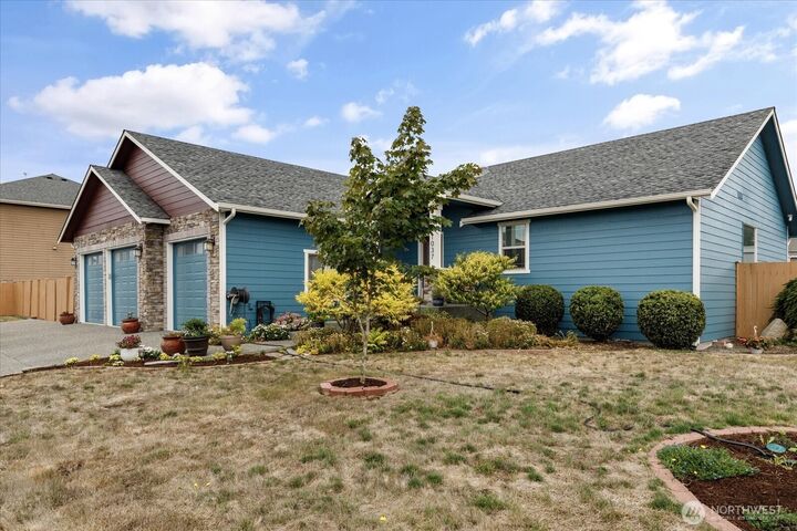 1037  Lyle Ridge Circle  Oak Harbor WA 98277 photo