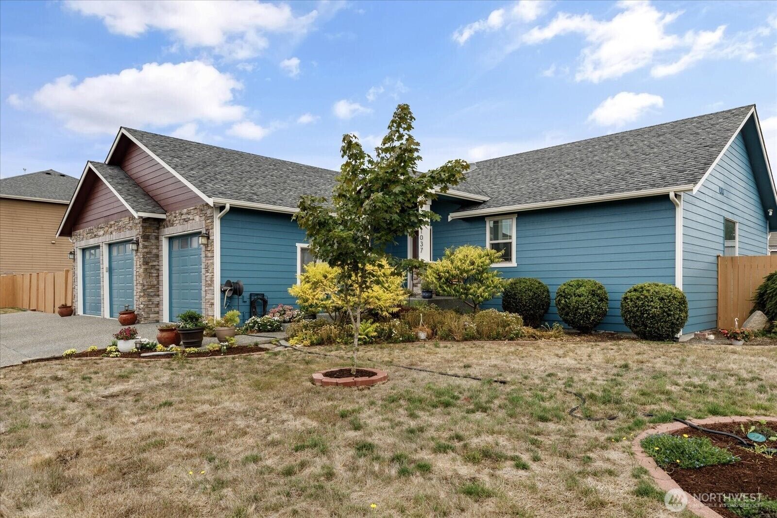 Property Photo: 1037 Lyle Ridge Circle WA 98277