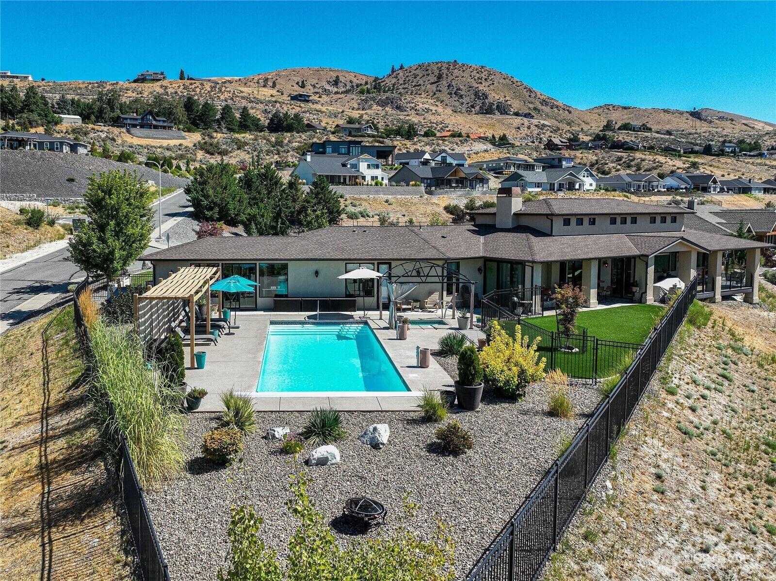 Property Photo:  100  Mira Vista Drive  WA 98816 