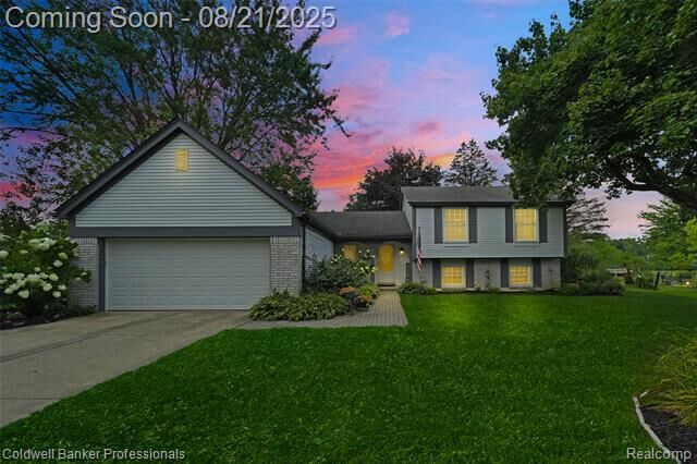 5075 Bayside Drive  Troy MI 48098 photo