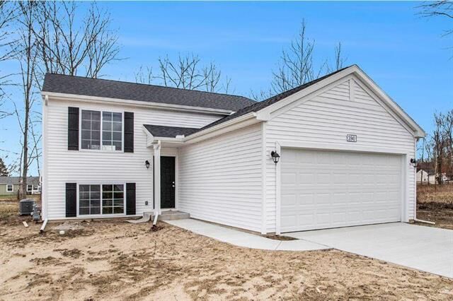 Property Photo:  1212 Pine Street  MI 49093 