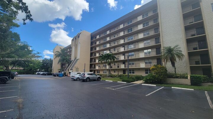 Property Photo:  3300 W Rolling Hills Cir 303  FL 33328 