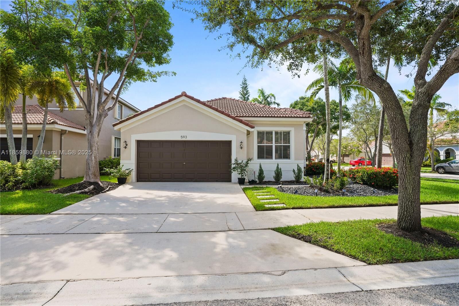 Property Photo:  593 Pigeon Plum Way  FL 33327 