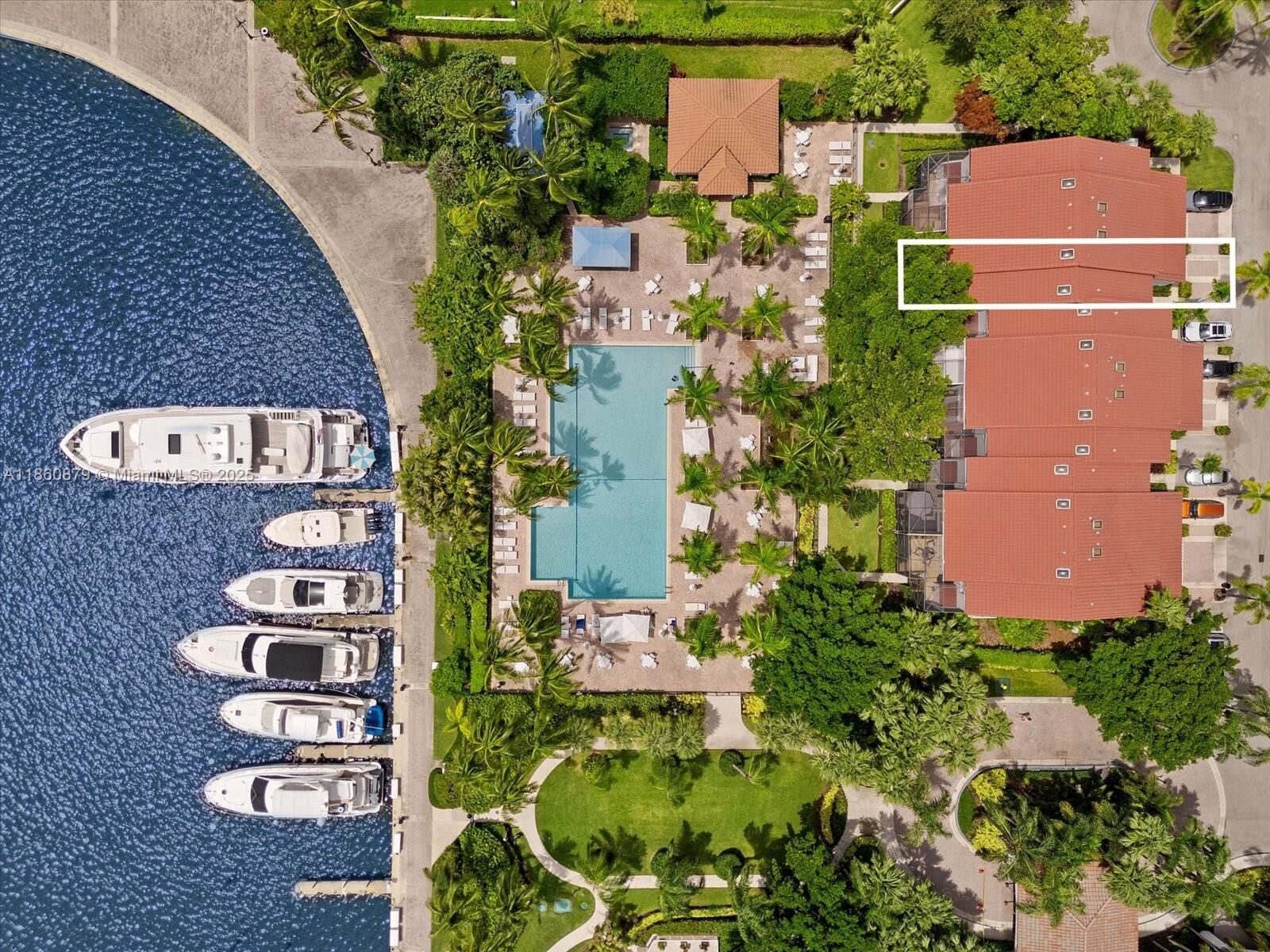 Property Photo:  3602 Yacht Club Dr 405  FL 33180 