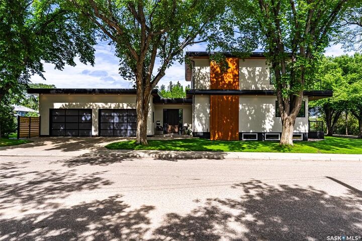 Property Photo:  1150 Spadina Crescent E  SK S7K 3H8 