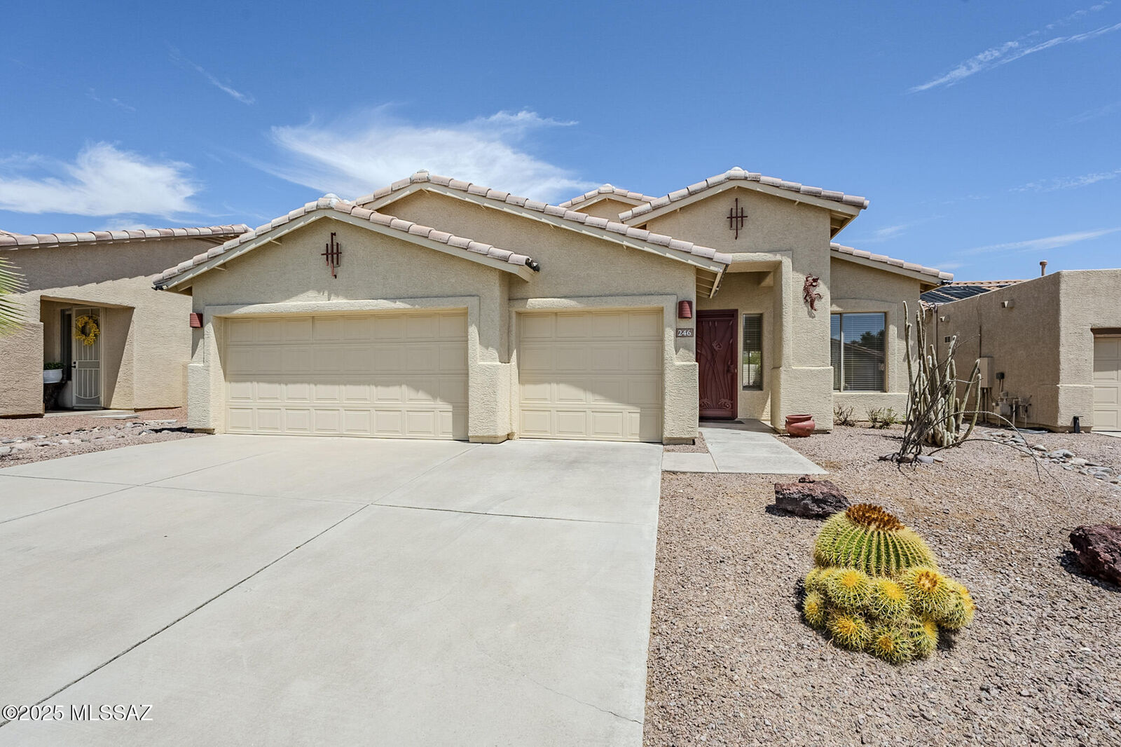 Property Photo: 246 W Tabascoe Place AZ 85755
