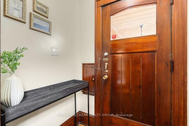 Property Photo: 386 First Avenue ON K1S 2H1