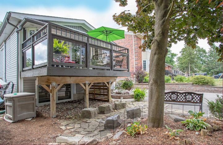Property Photo:  12 Balson Boulevard  ON L4A 2Y3 