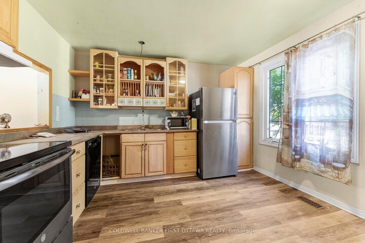Photo de la propriété:  22 Monterey Drive  ON K2H 7A6 