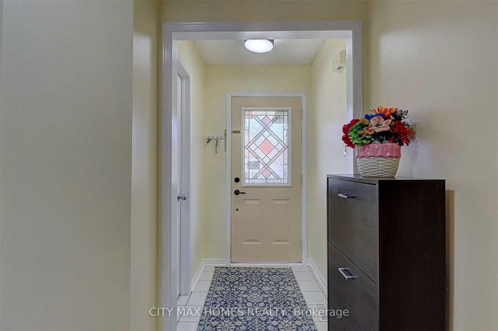 Property Photo: 4 Cranberry Crescent ON L6Y 4P6