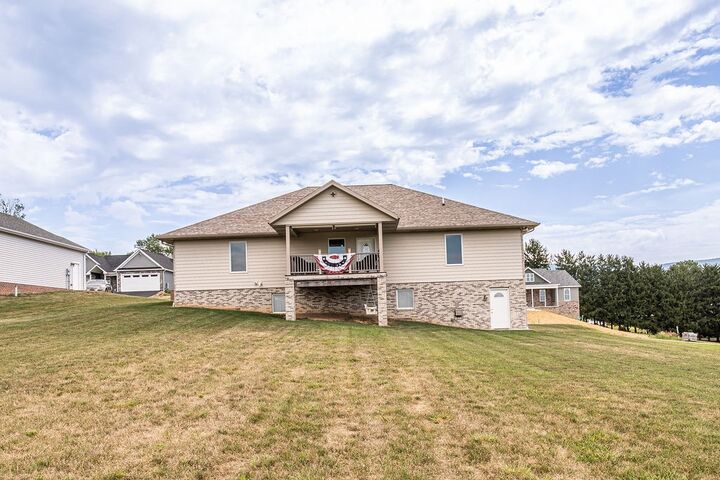 Property Photo: 81 Baron Court PA 15401