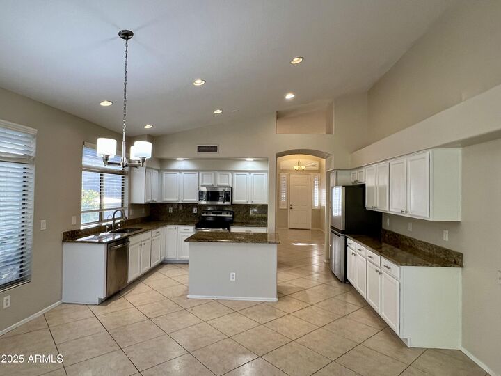 Property Photo: 23603 N 21st Place AZ 85024