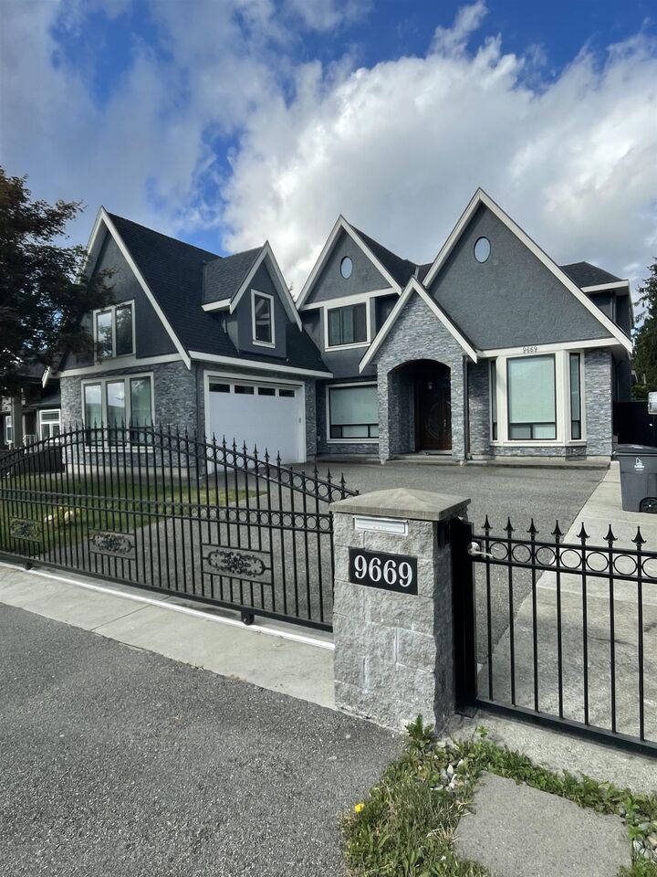 9669 133A Street — photo 1