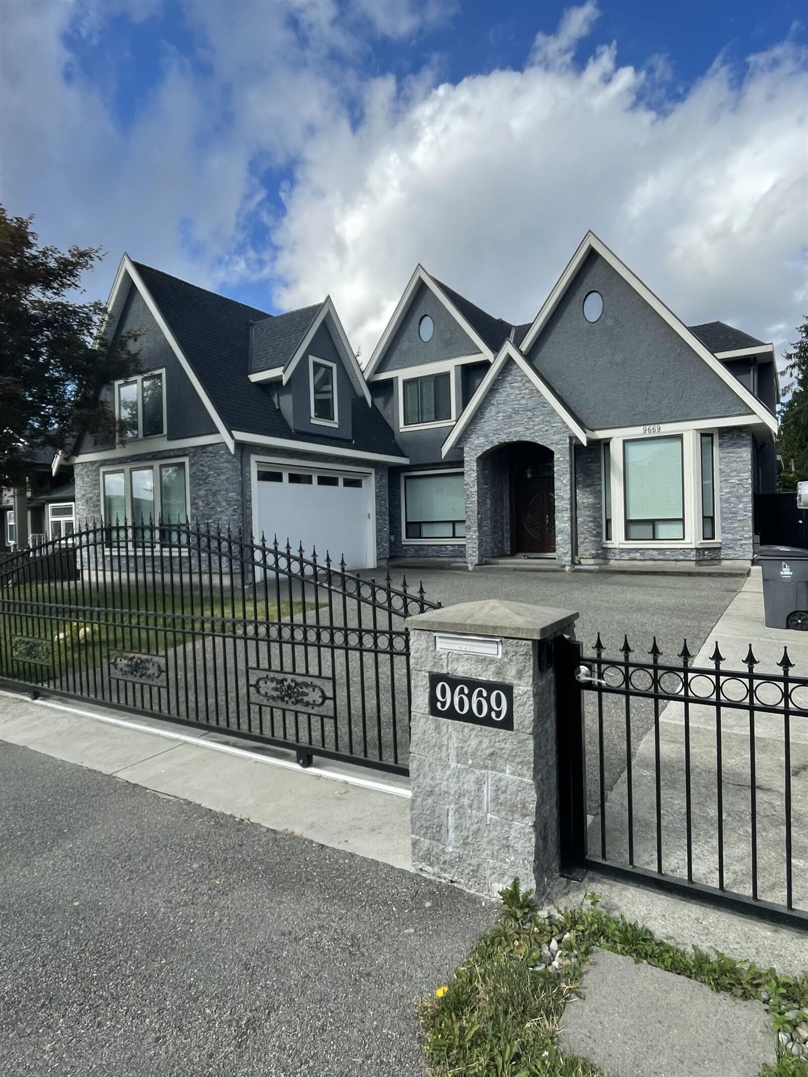 Property Photo: 9669 133A Street BC V3T 3Z7