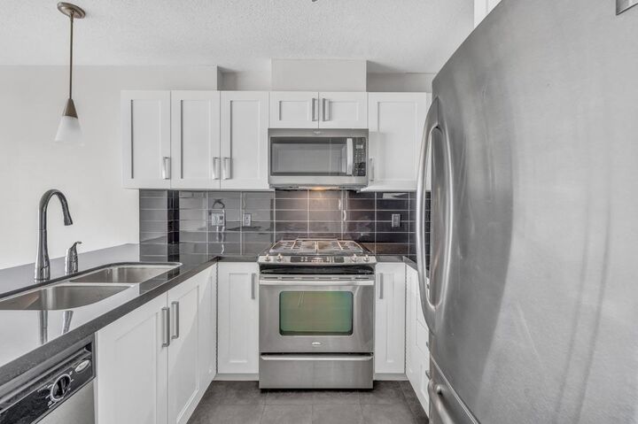 Property Photo:  2133 Douglas Road 1809  BC V5C 0E9 
