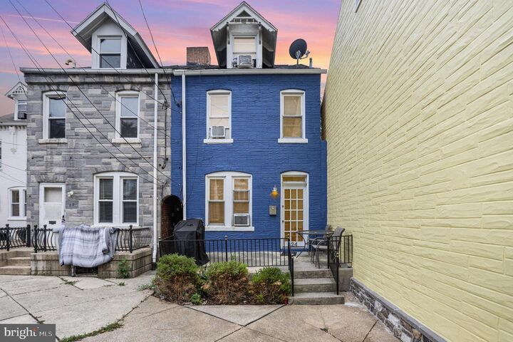 24 W Filbert Street  Lancaster PA 17603 photo