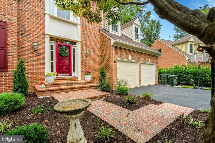 11181 Longwood Grove Drive  Reston VA 20194 photo