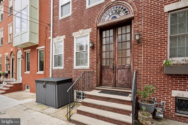 Property Photo:  1538 Christian Street 2  PA 19146 