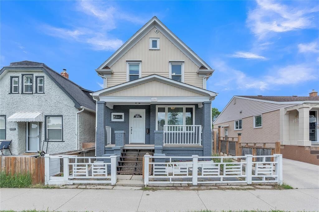 Property Photo:  1097 Burrows Avenue  MB R2X 0R9 