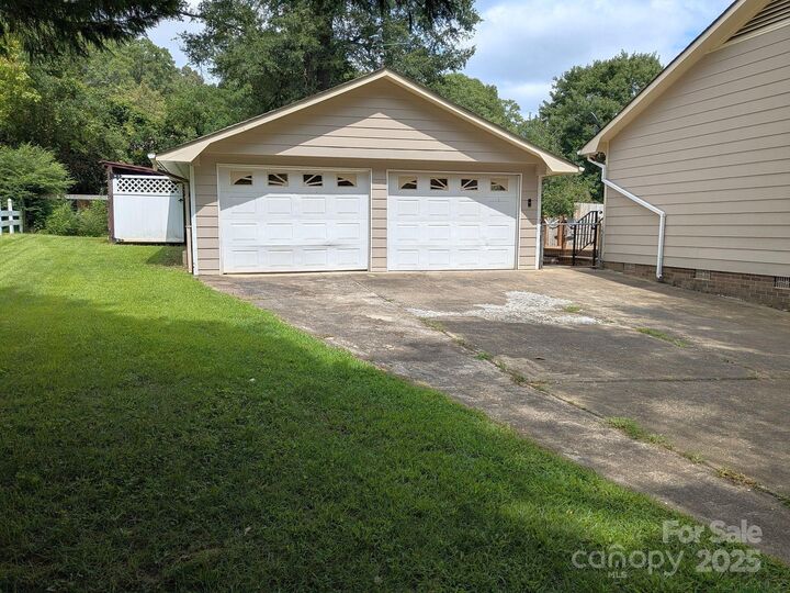 Property Photo: 105 Redcoat Drive SC 29715