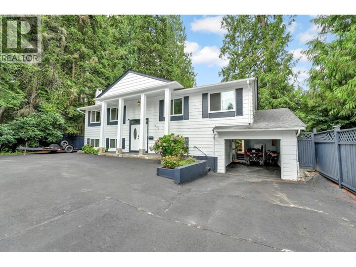 Photo de la propriété: 1081 Lincoln Avenue BC V3B 4Z5