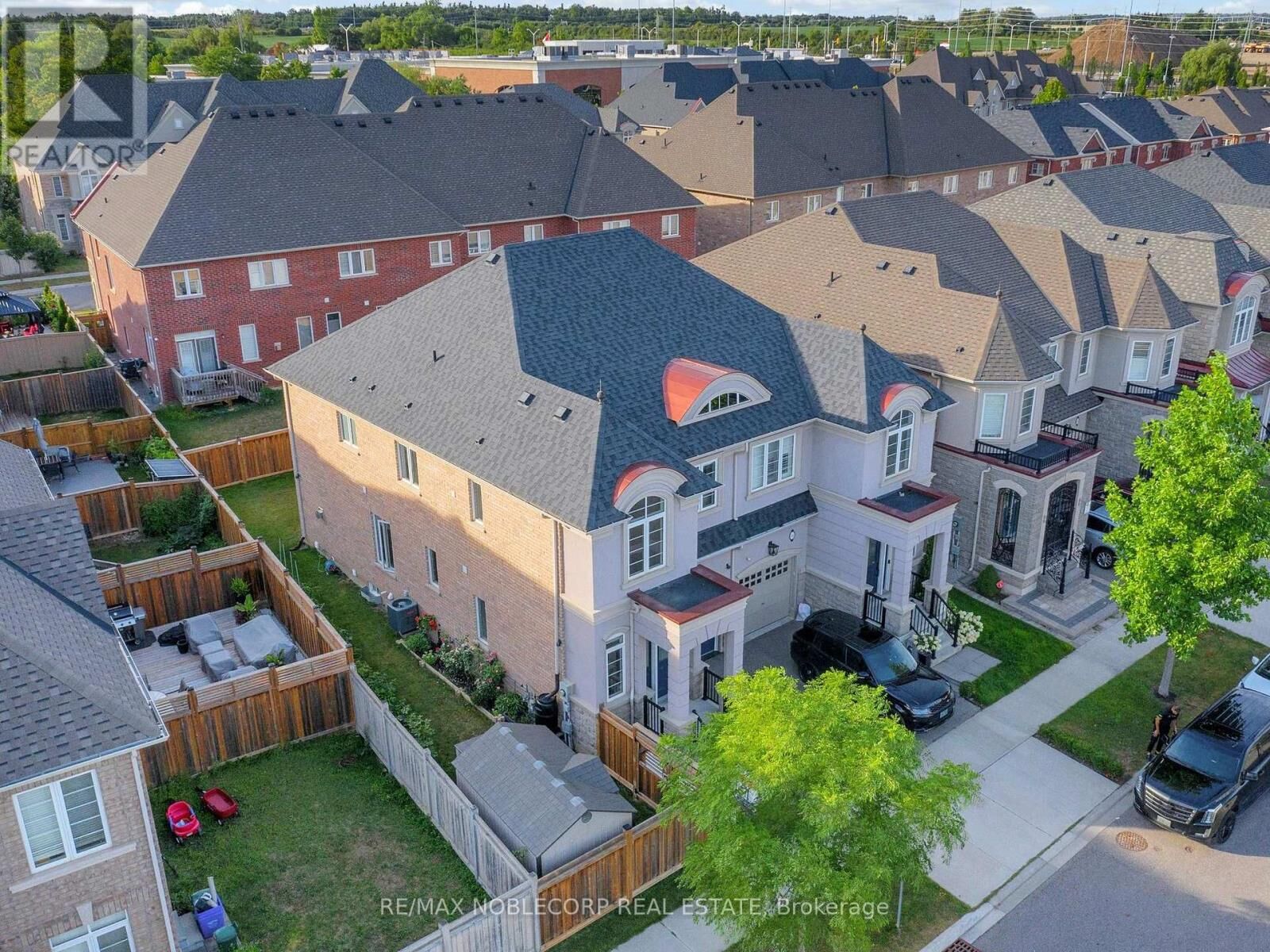 Property Photo: 593 Settlers Road West ON L6M 4K6