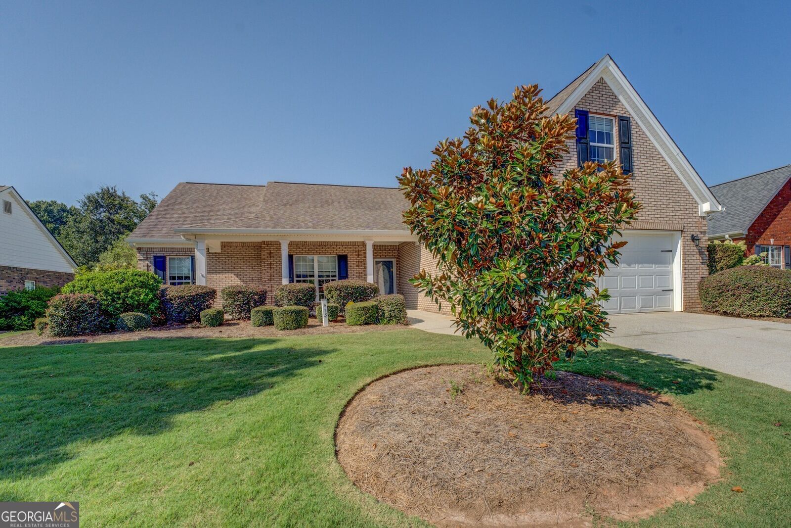 Property Photo: 413 Crossroads Drive GA 30025