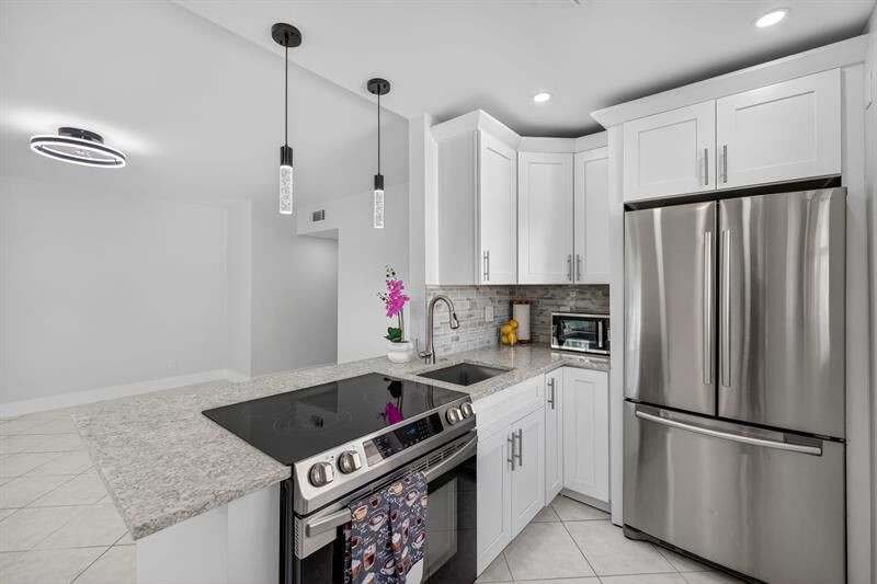 Property Photo:  510 SW 15th St 106  FL 33060 