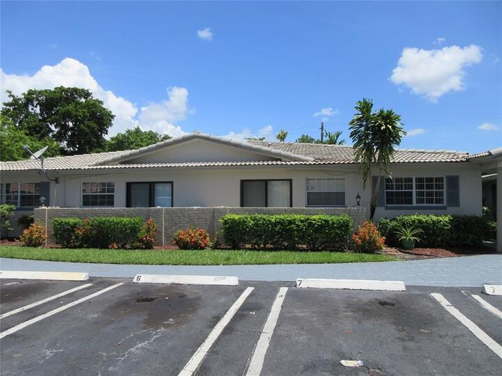Property Photo: 8601 NW 35th St 11 FL 33065