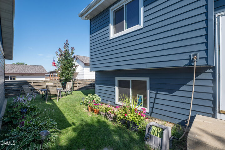 Property Photo: 978 24th Street W ND 58601