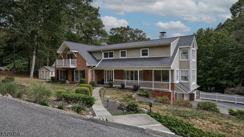 Property Photo:  8 Briarcliff Ter  NJ 07405 