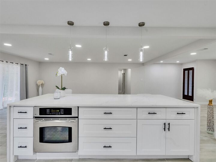 Property Photo:  5510 Braesvalley Drive  TX 77096 