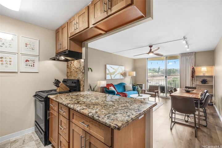 Property Photo: 98-1038 Moanalua Road 7-606 HI 96701