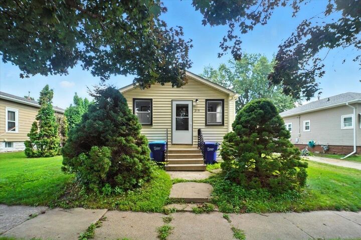 219 NE 2nd Avenue  Oelwein IA 50662 photo