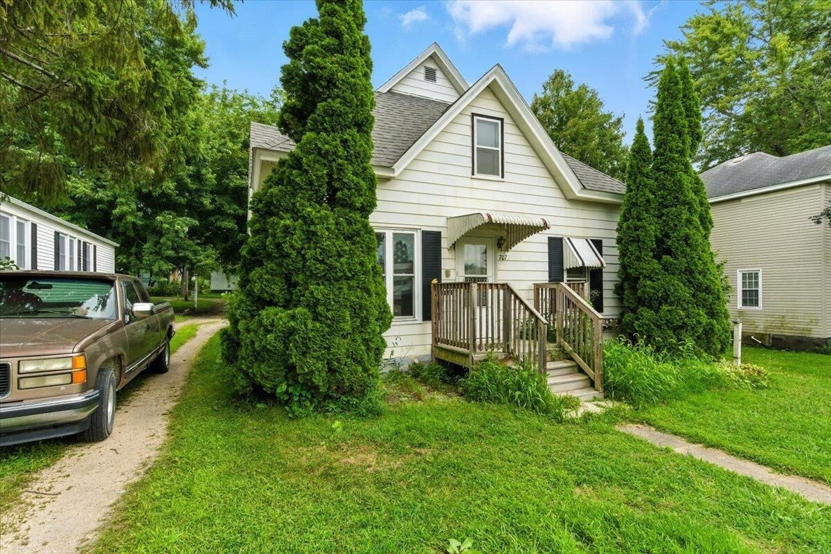 Property Photo: 707 N Frederick IA 50662