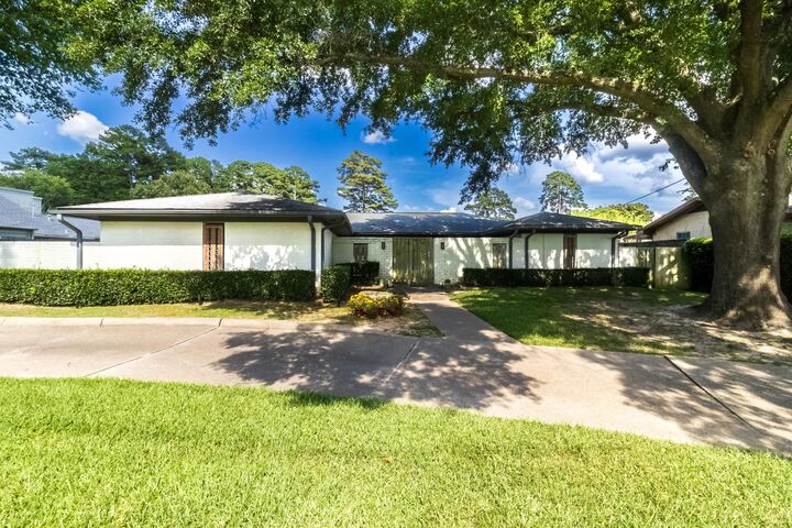 Property Photo:  2104 McCann Road  TX 75601 