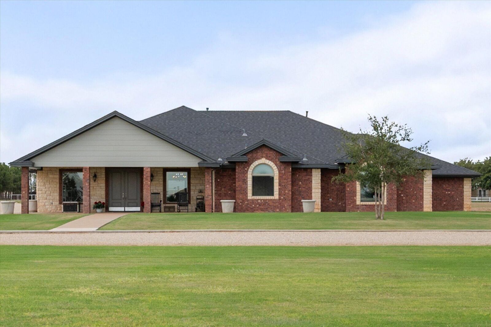 Property Photo: 1026 Willow Road TX 79381