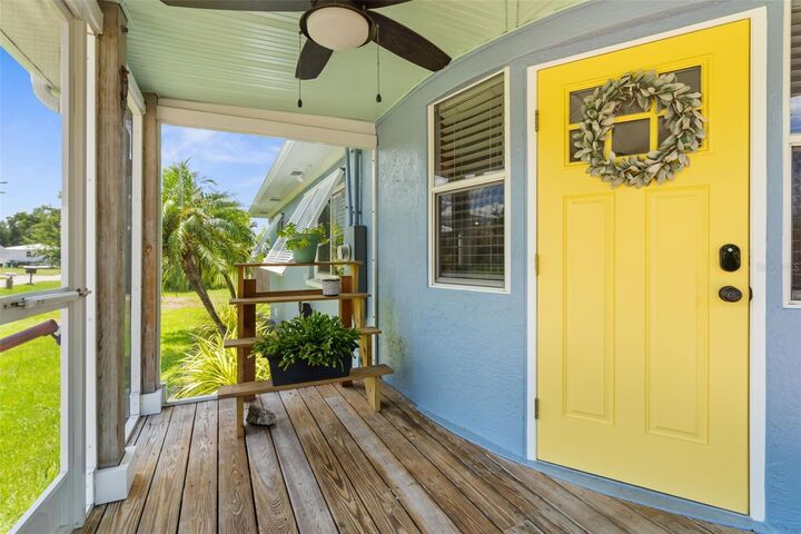 Property Photo:  219 Darst Avenue  FL 33950 