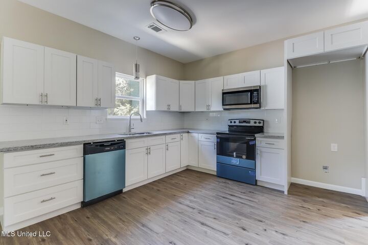 Property Photo:  1021 27th Street  MS 39501 