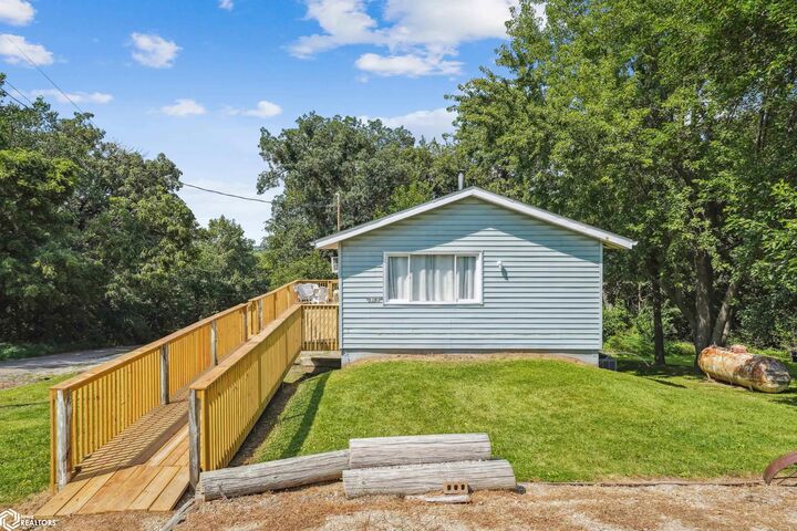 Property Photo:  5191 Skyline Drive  IA 52211 