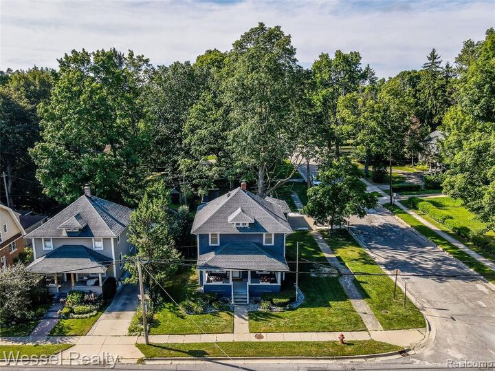 Property Photo: 329 W Saint Clair Street MI 48065