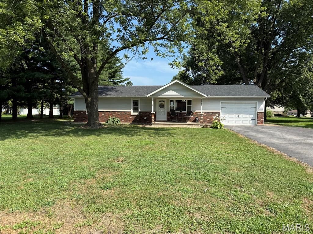 Property Photo:  23626 Mallard Lane  IL 62052 