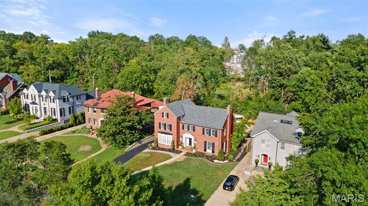 Property Photo: 20 Ridgemoor Drive MO 63105