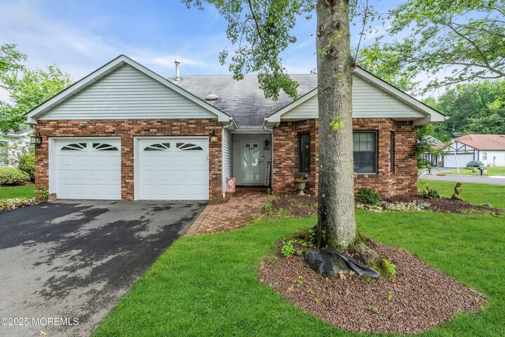 107 Clubhouse Lane  Marlboro NJ 07746 photo