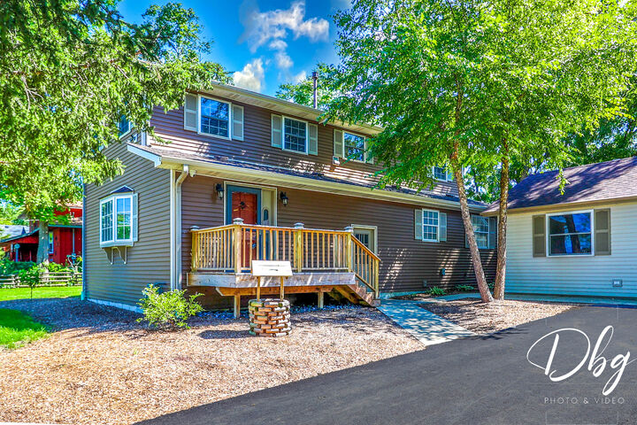 25721 W Lakeview Avenue  Wauconda IL 60084 photo